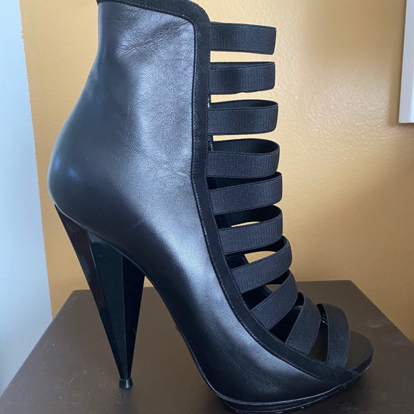 Gucci Shoes - Gucci Heels